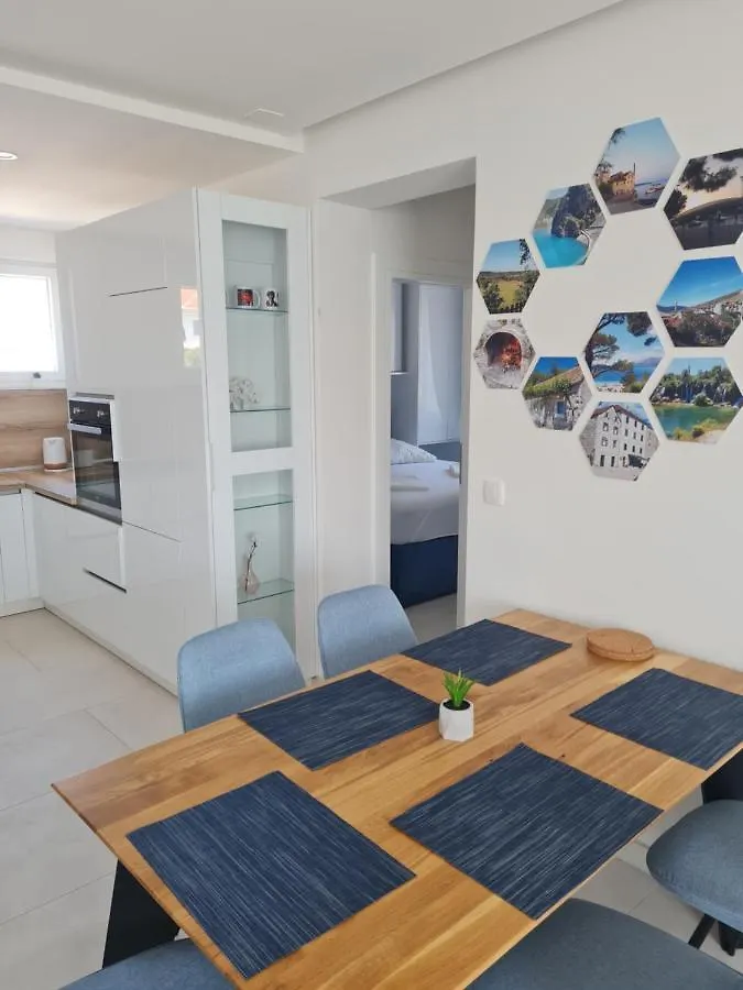 Holiday Apartment Marijana Kastela