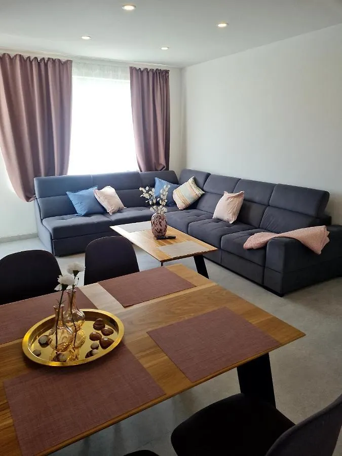 Holiday Apartment Marijana Kastela